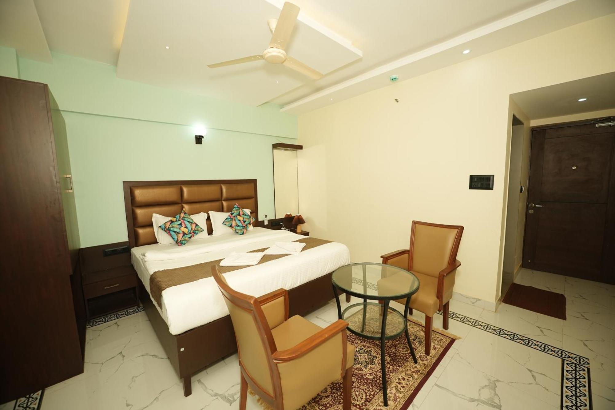 Saikiran Hotel マプサ エクステリア 写真