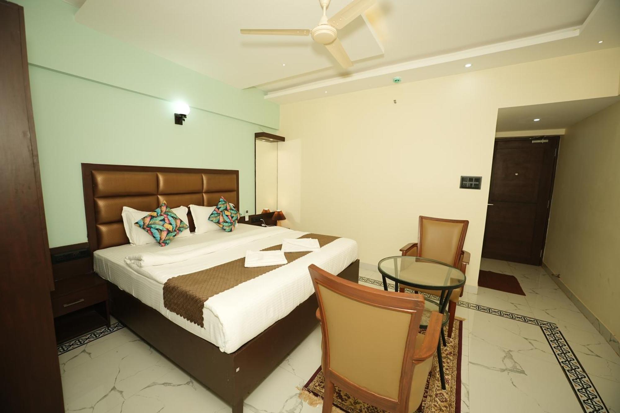 Saikiran Hotel マプサ エクステリア 写真